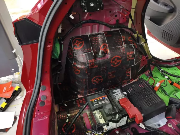 Шумоизоляция багажника Nissan Note