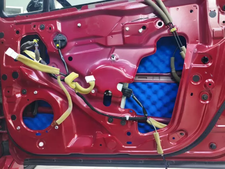 Шумоизоляция дверей Nissan Note-3